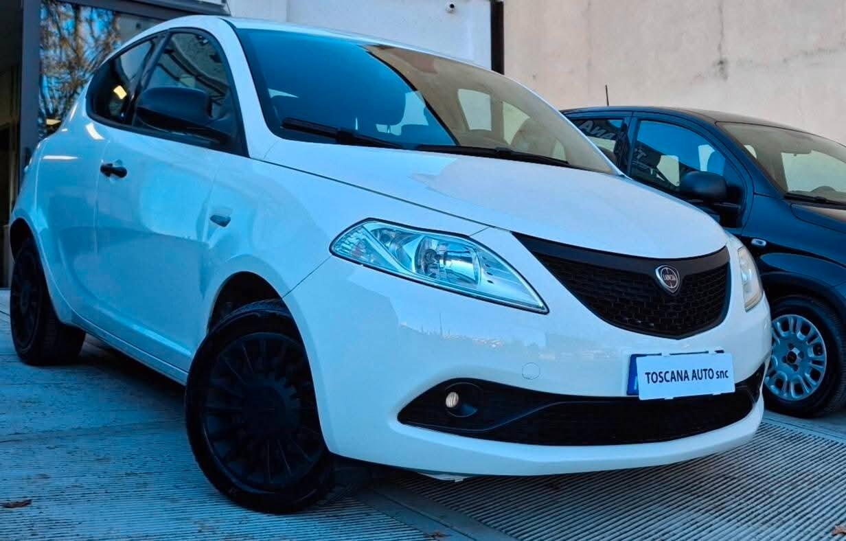 Lancia Ypsilon 1.2 69 CV 5 porte S&S Gold