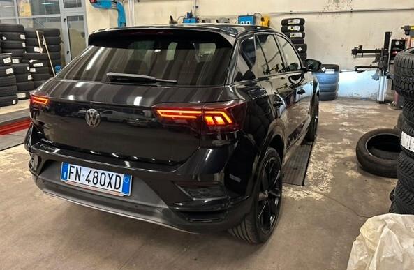 Volkswagen T-Roc 1.5 TSI 150cv - Aziendale R-LINE