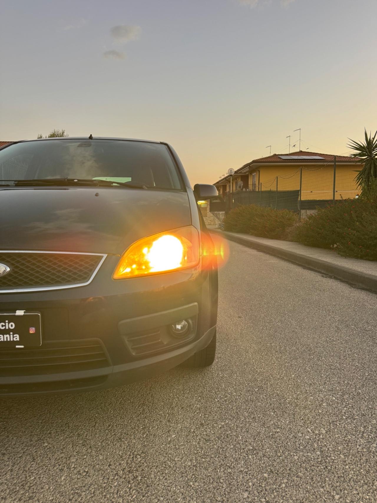 Ford Focus C-Max 1.6 TDCi INTERNI IN PELLE