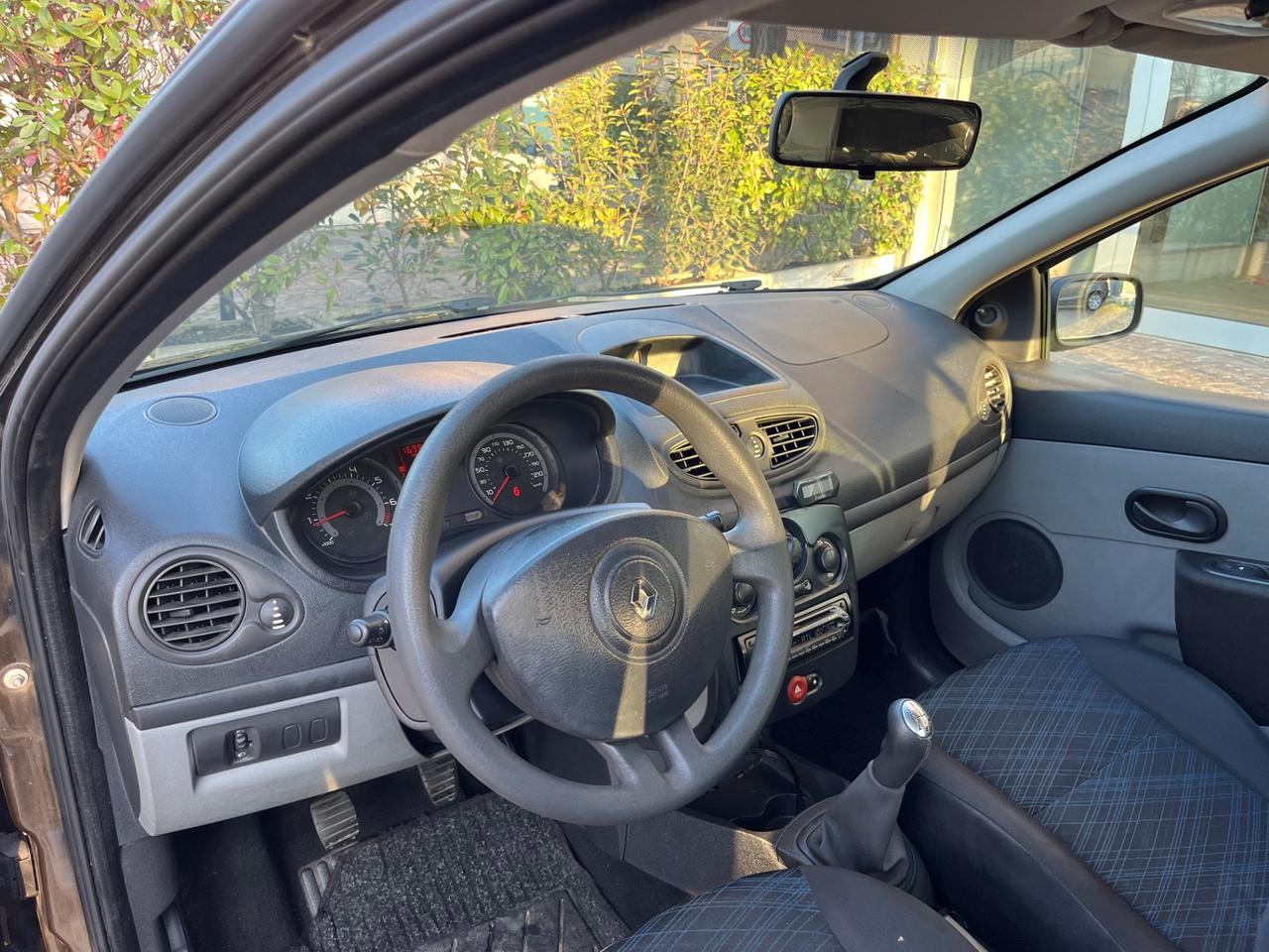 Renault Clio 1.2 16V 65CV 5 porte Confort