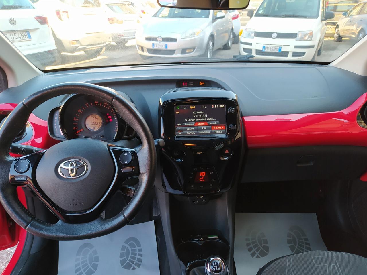 Toyota Aygo 1.0 VVT-i 69 CV 5 porte x-wave Neopatentati