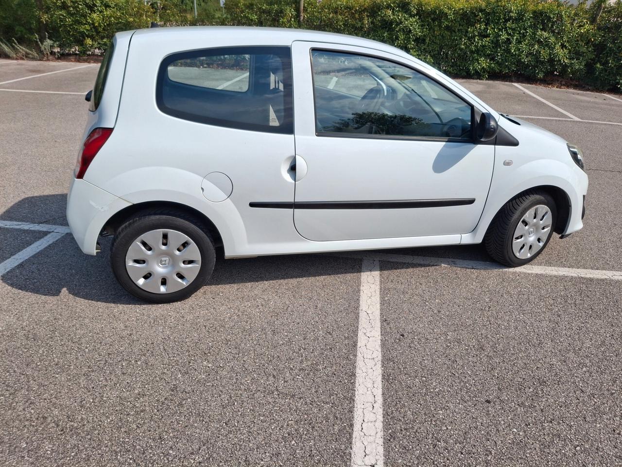 Renault Twingo 1.2 solo 90 mila km per neopatentati
