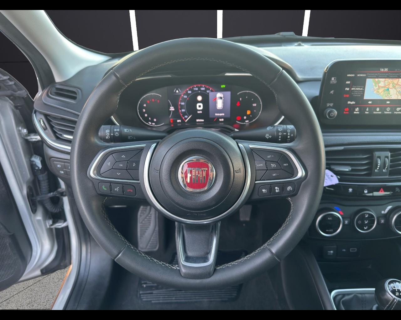 FIAT Tipo (2015-->) - Tipo 1.6 Mjt S&S 5 porte Cross