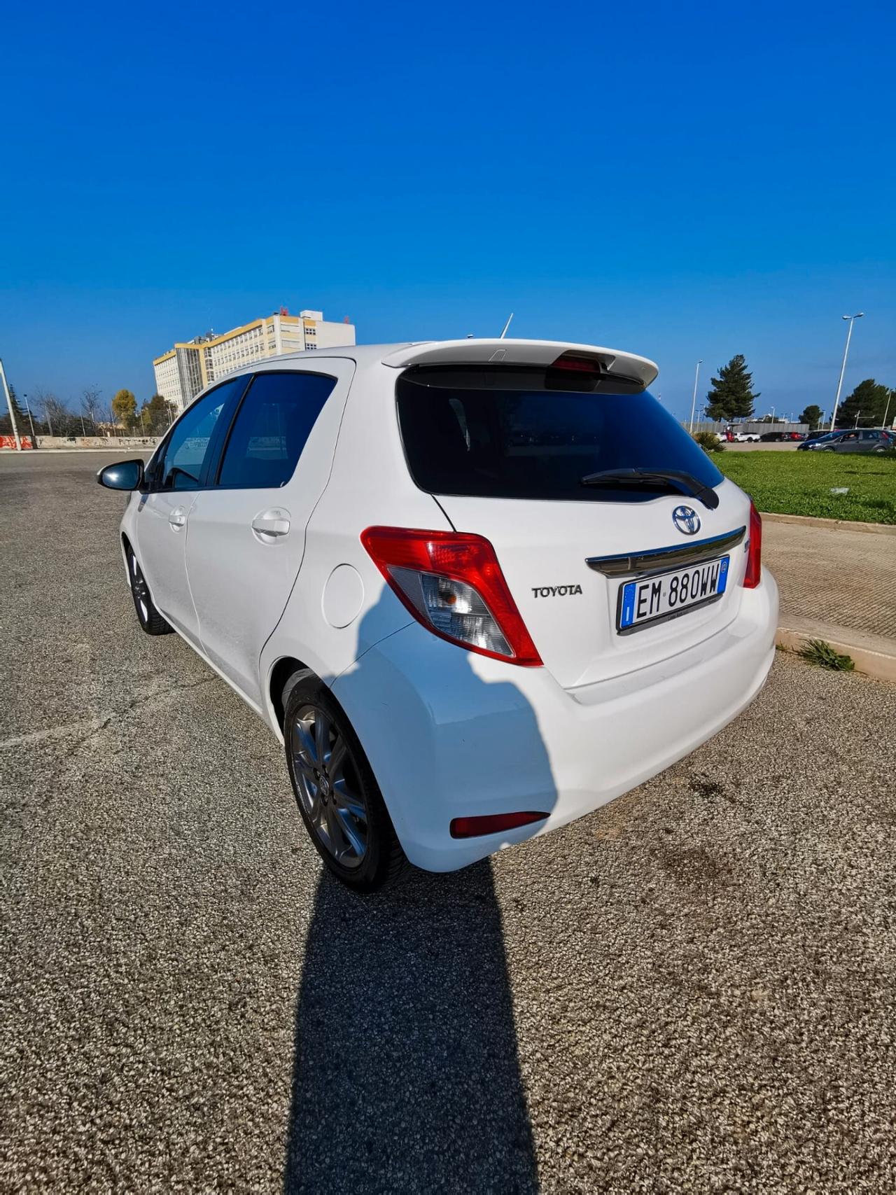 Toyota Yaris 1.3 5 porte Lounge TETTO PAN.