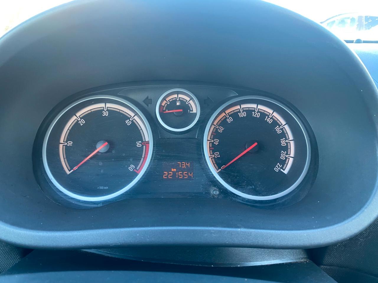 OPEL CORSA 1.3 CDTI ADATTA NEOPATENTATI ANNO 2010