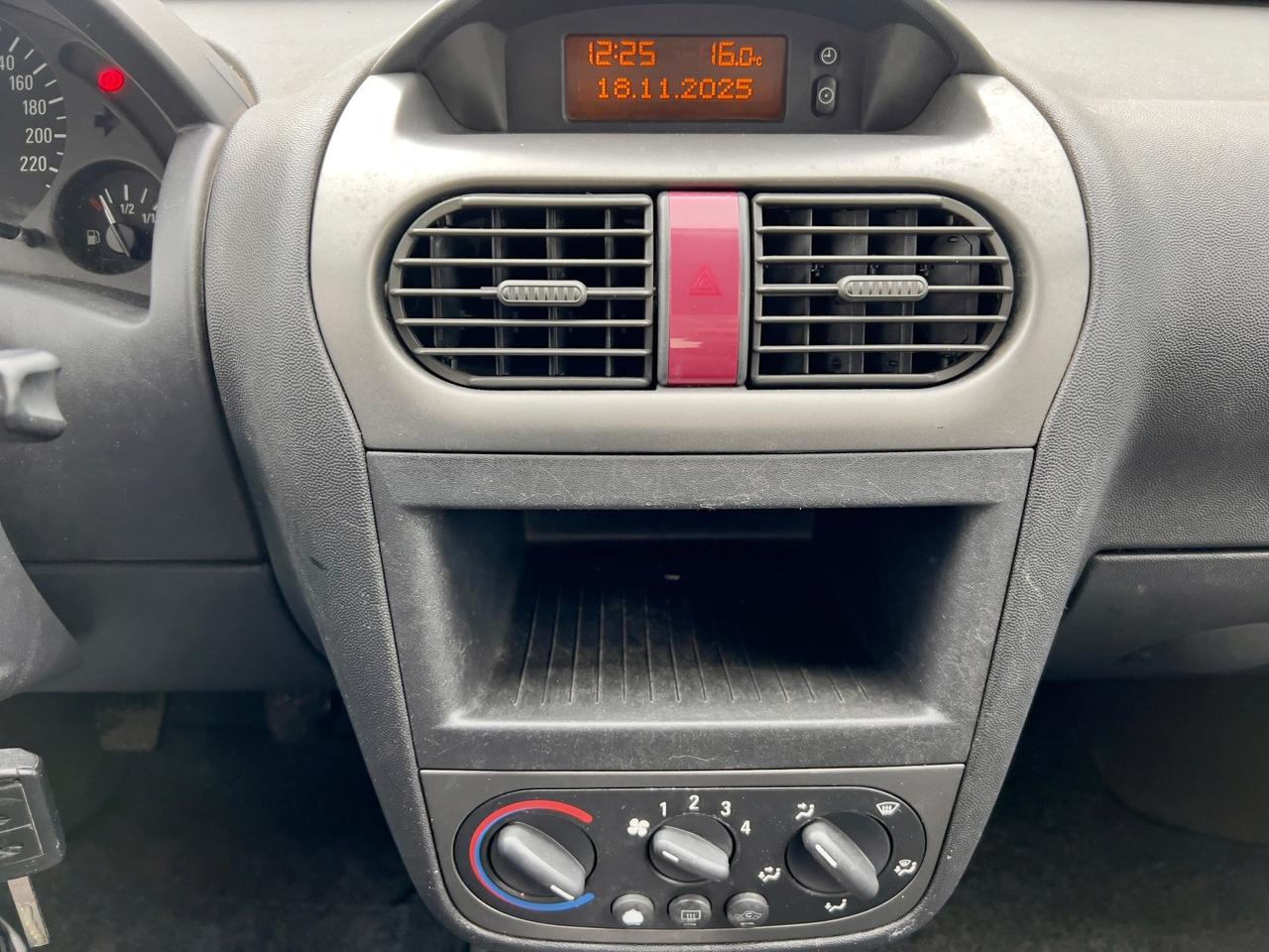 Opel Corsa 1.2i 16V cat 3 porte Club