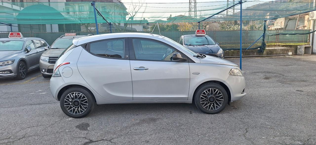 Lancia Ypsilon 1.2 69 CV 5 porte Gold