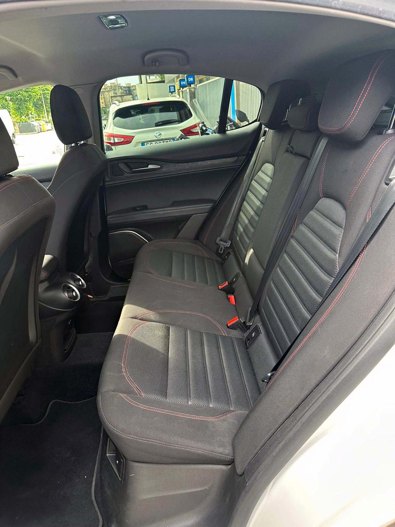 Alfa Romeo Stelvio 2.2 Turbodiesel 160 CV AT8 RWD Business