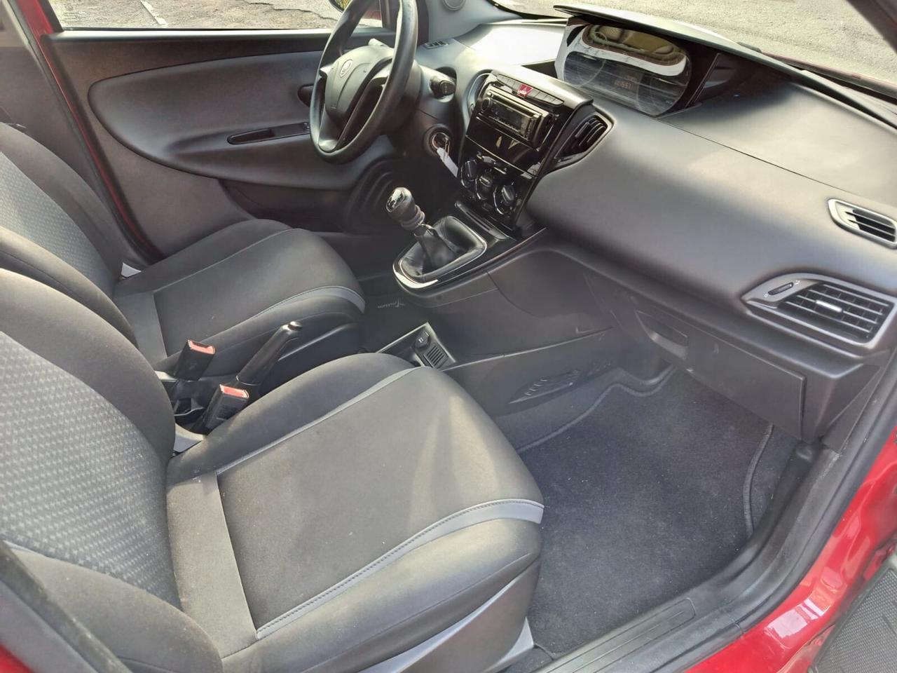 Lancia Ypsilon 1.2 69 CV 5 porte Platinum