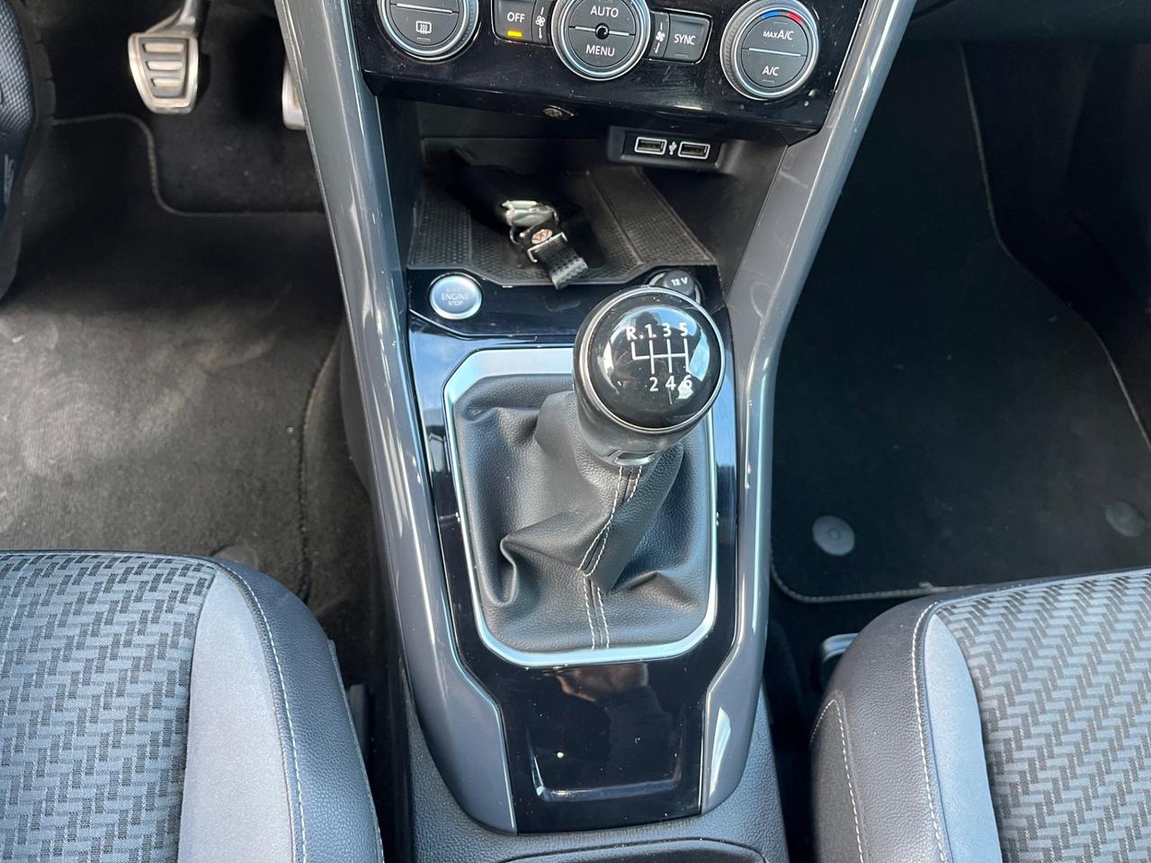 Volkswagen T-Roc 1.6 TDI R-Line