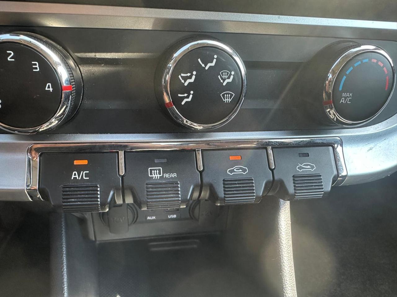 Kia Rio 1.1 CRDi Active (2016) | OK NEOPATENTATI - Consumi da Record (8.500€)