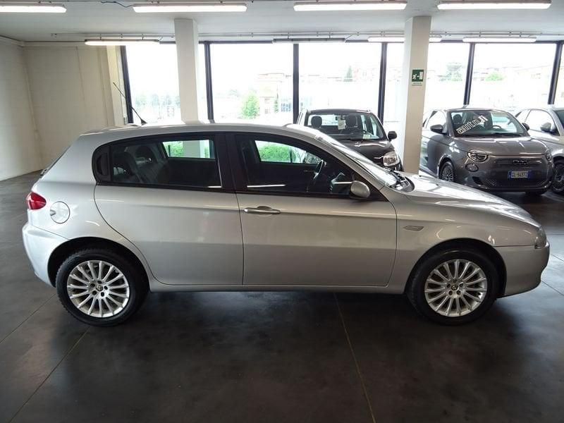 Alfa Romeo 147 147 1.9 JTD M-JET 16V 5 porte Dist.