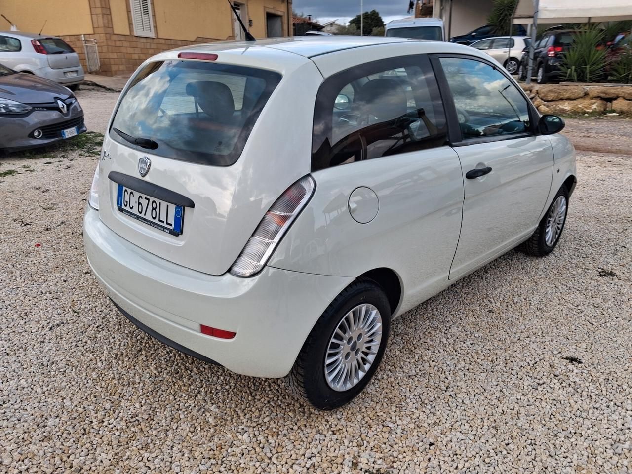 Lancia Ypsilon 1.2 Platino
