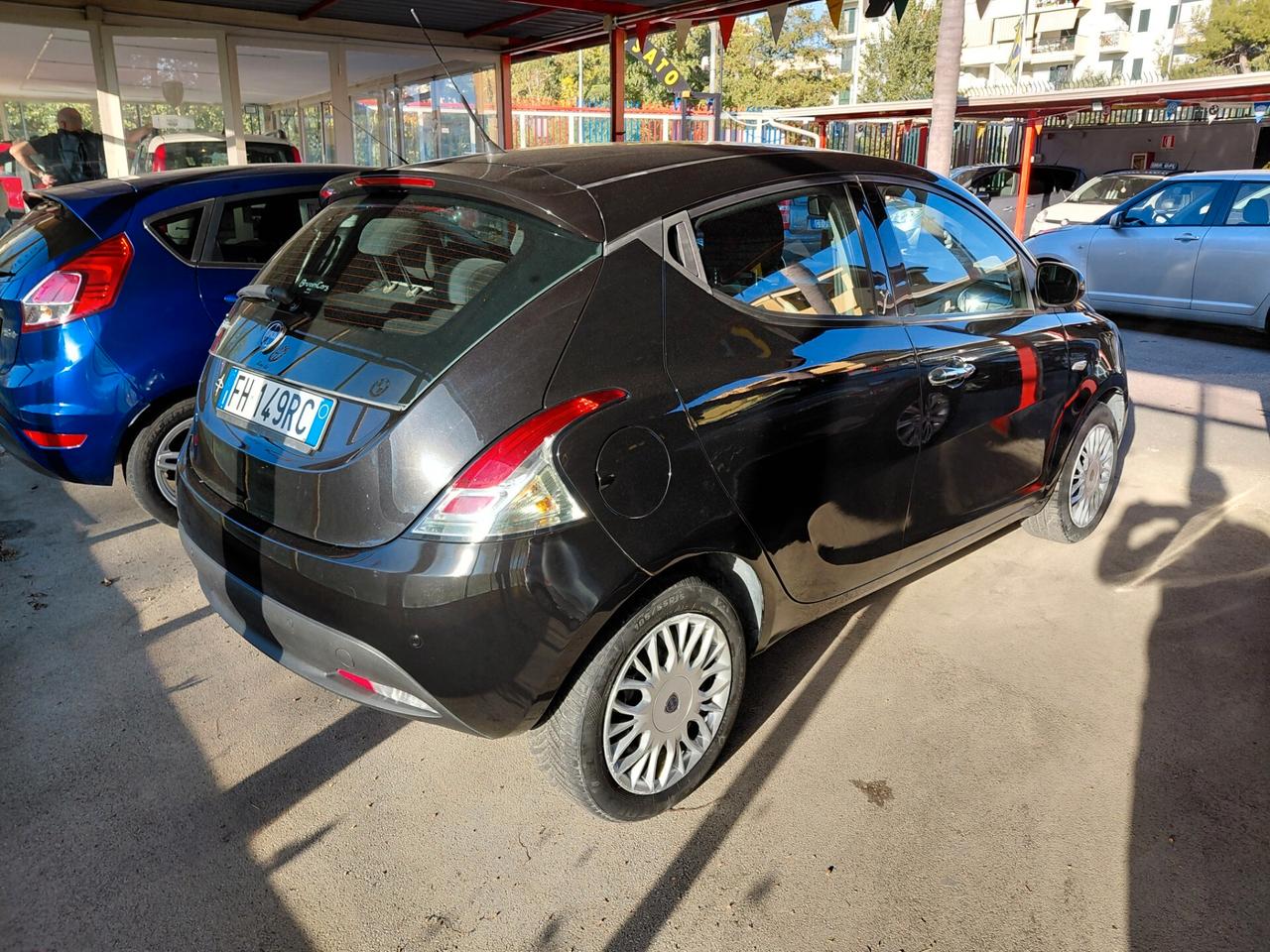 Lancia Ypsilon 1.2 69 CV 5 porte GPL Ecochic Silver