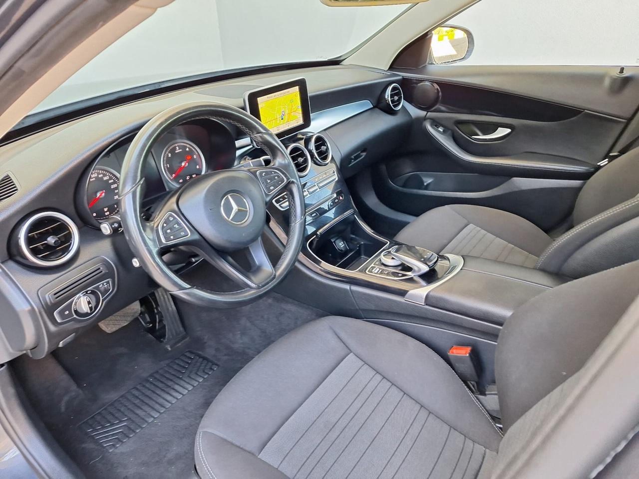 Mercedes Benz C 200 136cv. Automatica