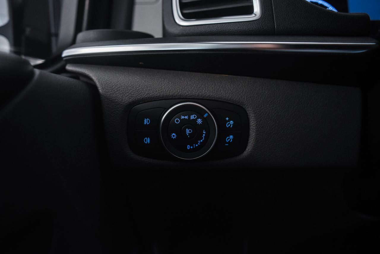 Ford Tourneo Custom 320 2.0 EcoBlue 130CV
