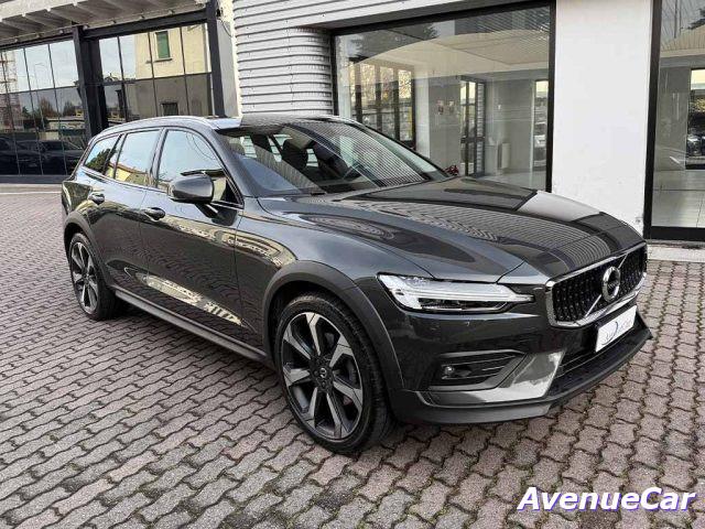 VOLVO V60 Cross Country 2.0 b4 awd CERCHI 20'' IVA ESP UNICO PROPRIETARIO