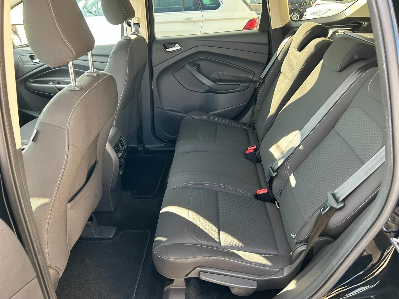 Ford Kuga 1.5 TDCI 120CV Business Powershift