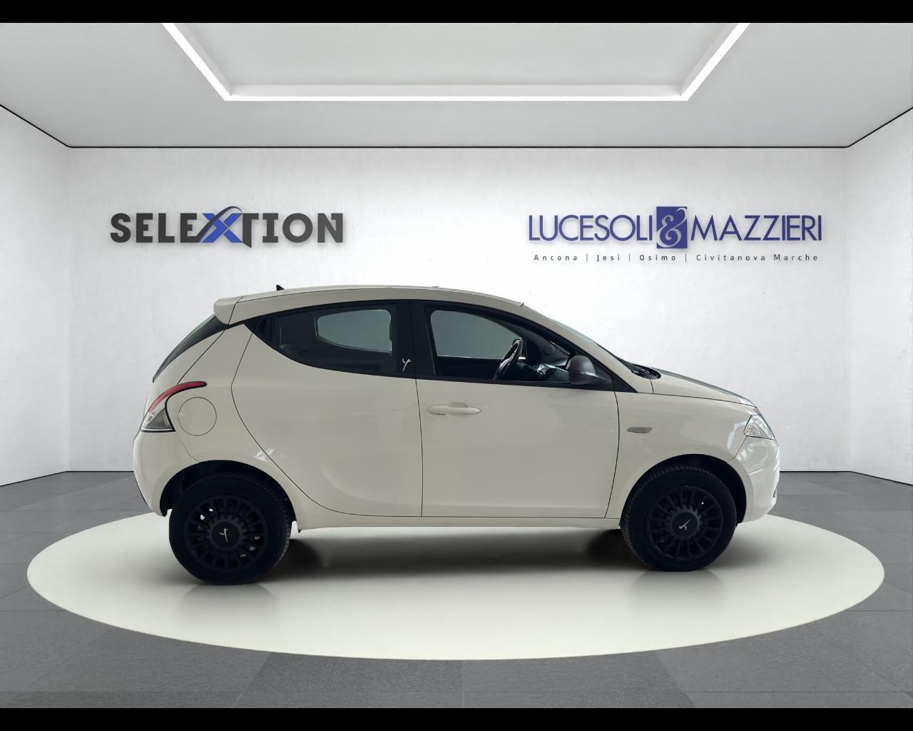 LANCIA Ypsilon 3ª serie - Ypsilon 0.9 TwinAir 85 CV 5 porte Metano