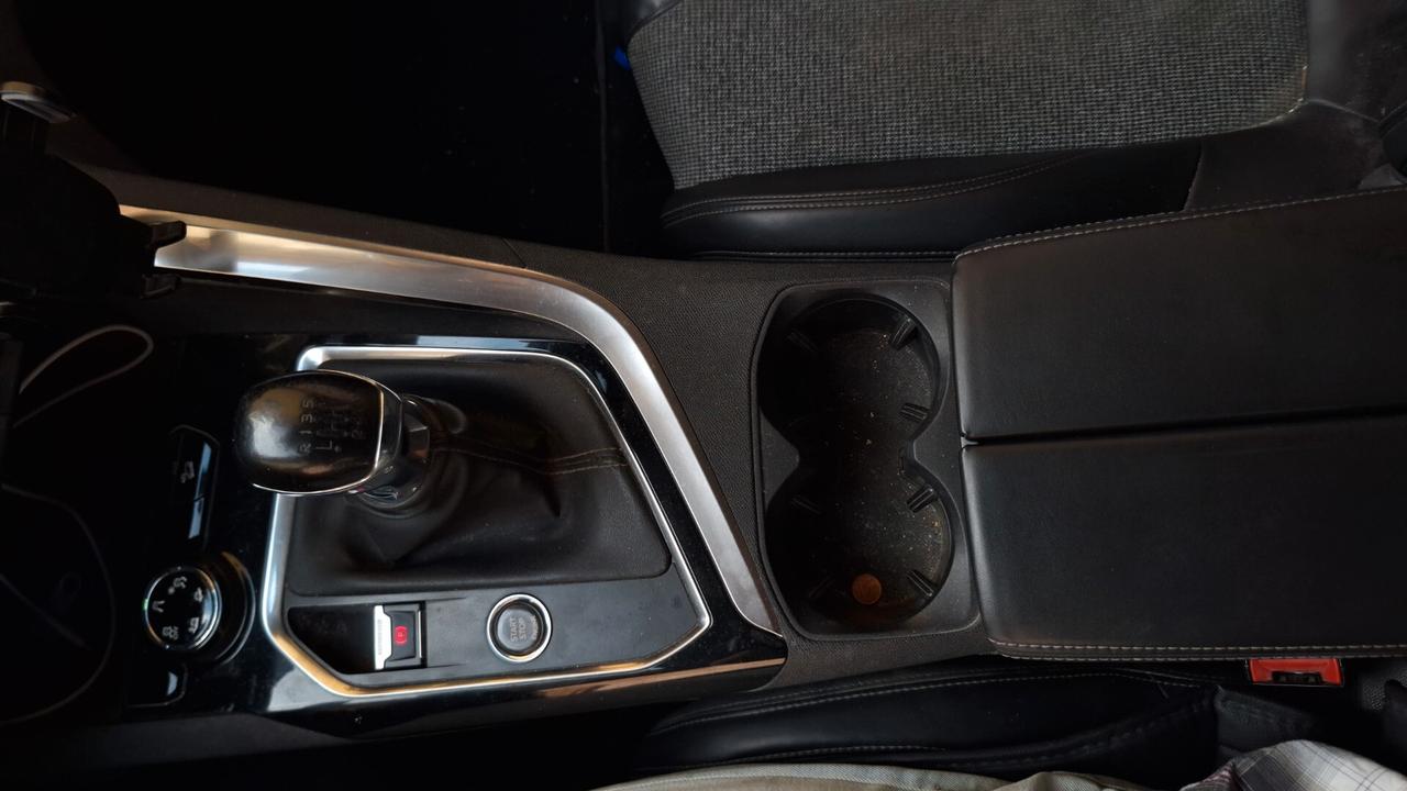 PEUGEOT 3008 1.5 HDI ALLURE