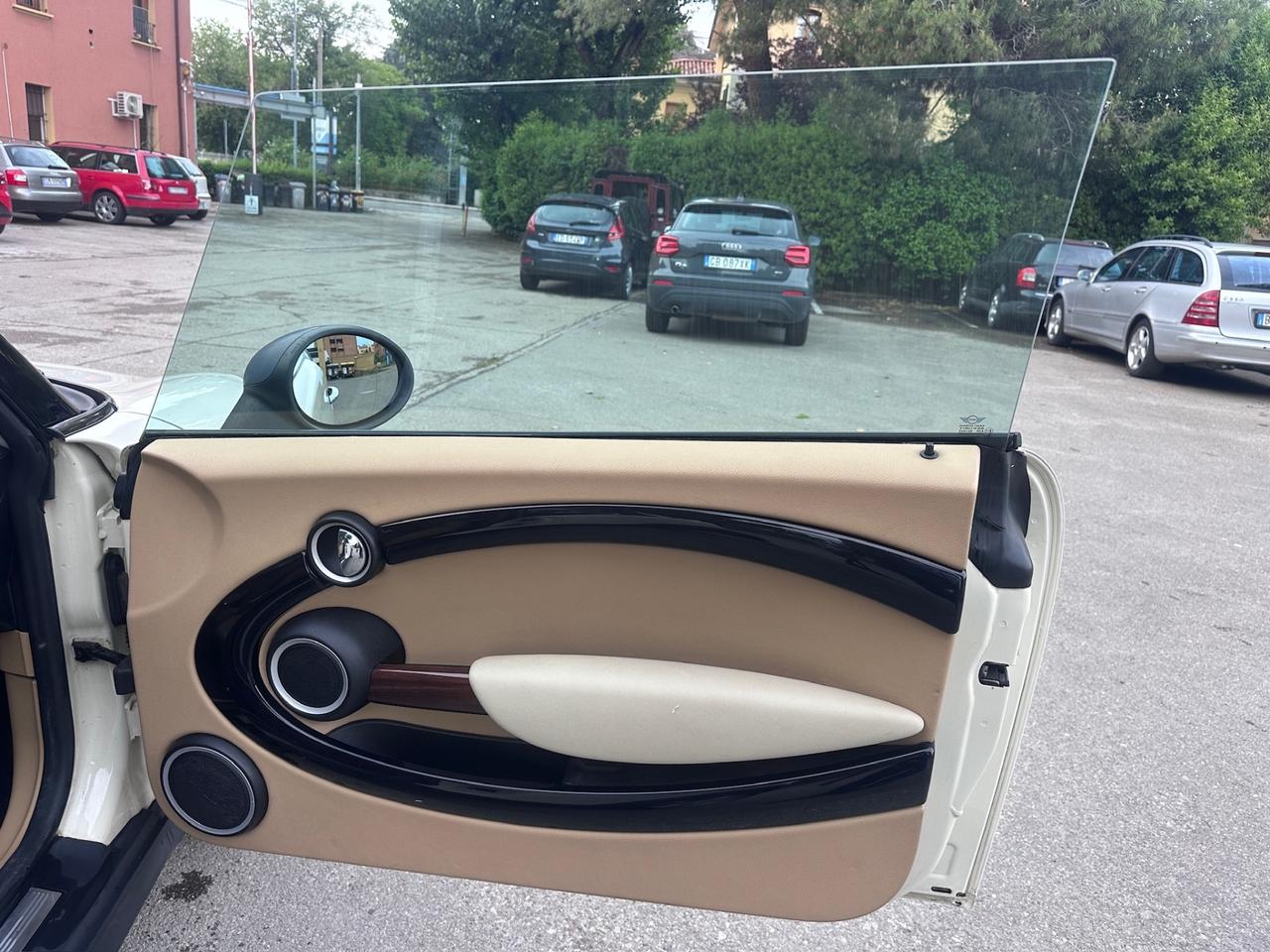 Mini 1.6 16V Cooper Benzina interni pelle