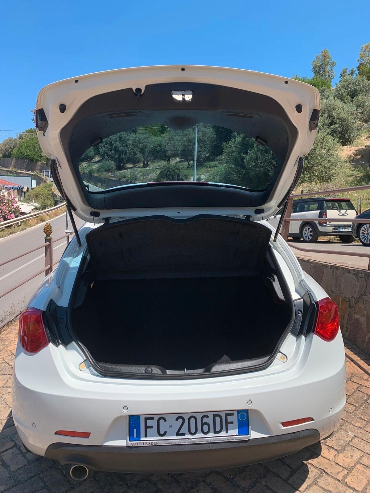 Alfa Romeo Giulietta 1.6 JTDm-2 120 CV Distinctive