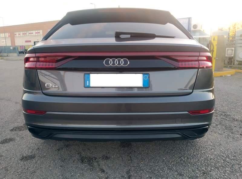 Audi Q8 50 TDI 286 CV Sport ACC, CERCHI "21