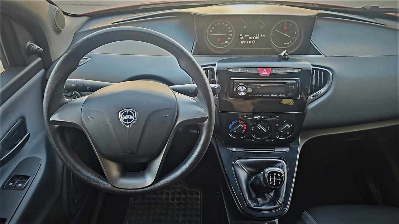 Lancia Ypsilon 1.2 69 CV 5 porte Neopatentati