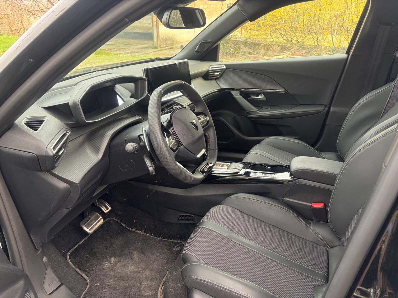 Peugeot 2008 Hybrid GT Exclusive 2025 INCIDENTATA