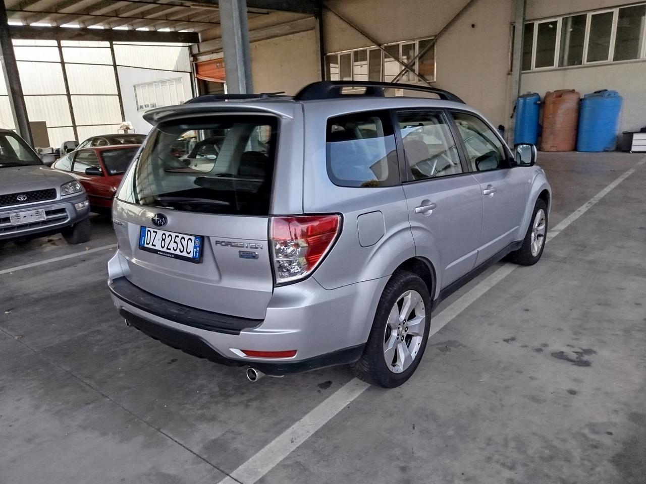 Subaru Forester 2.0d X 6mt