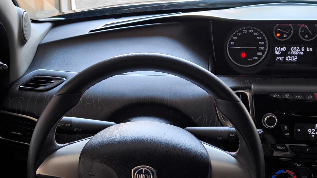 Lancia Ypsilon 1.2 69 CV 5 porte Gold Paris