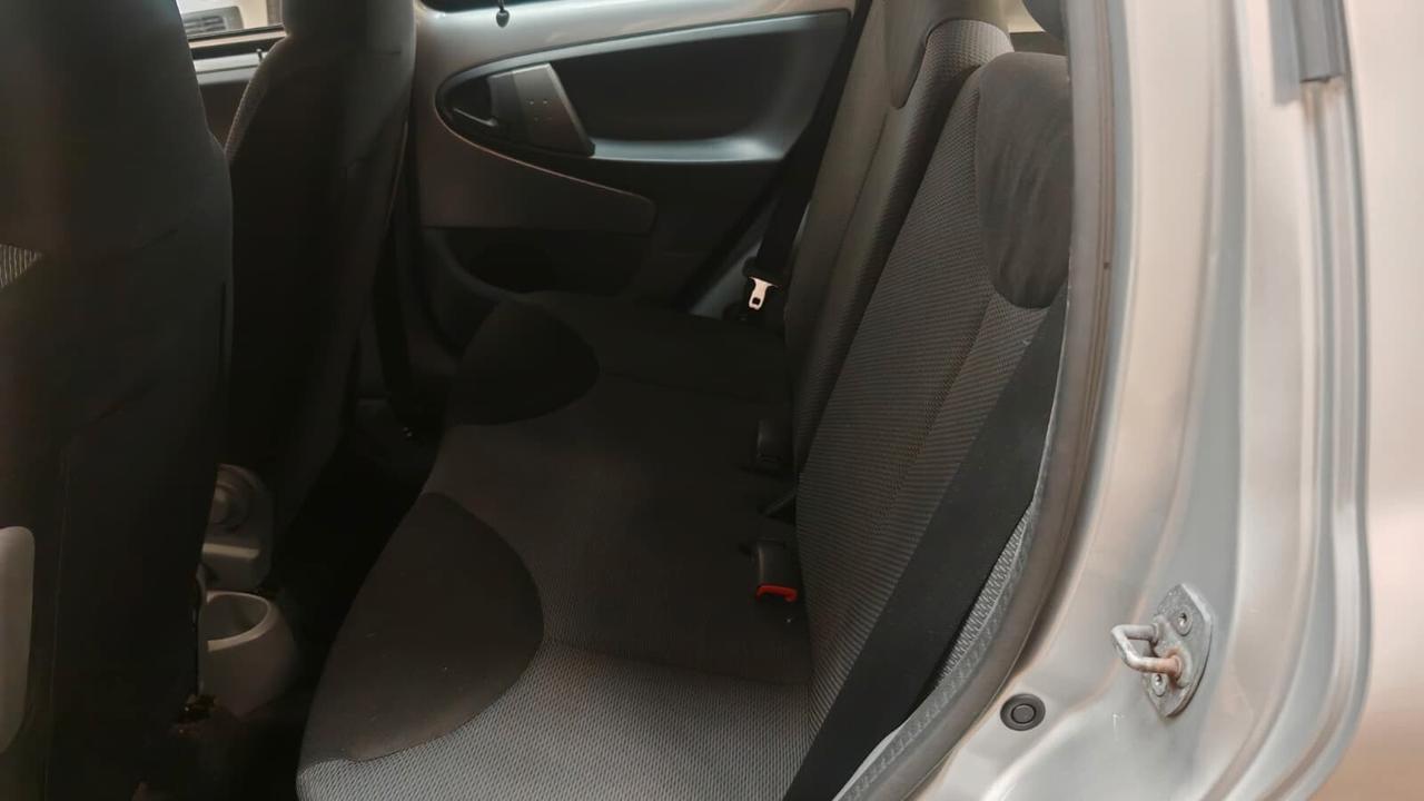 Toyota Aygo 1.0 12V VVT-i 5P Sol