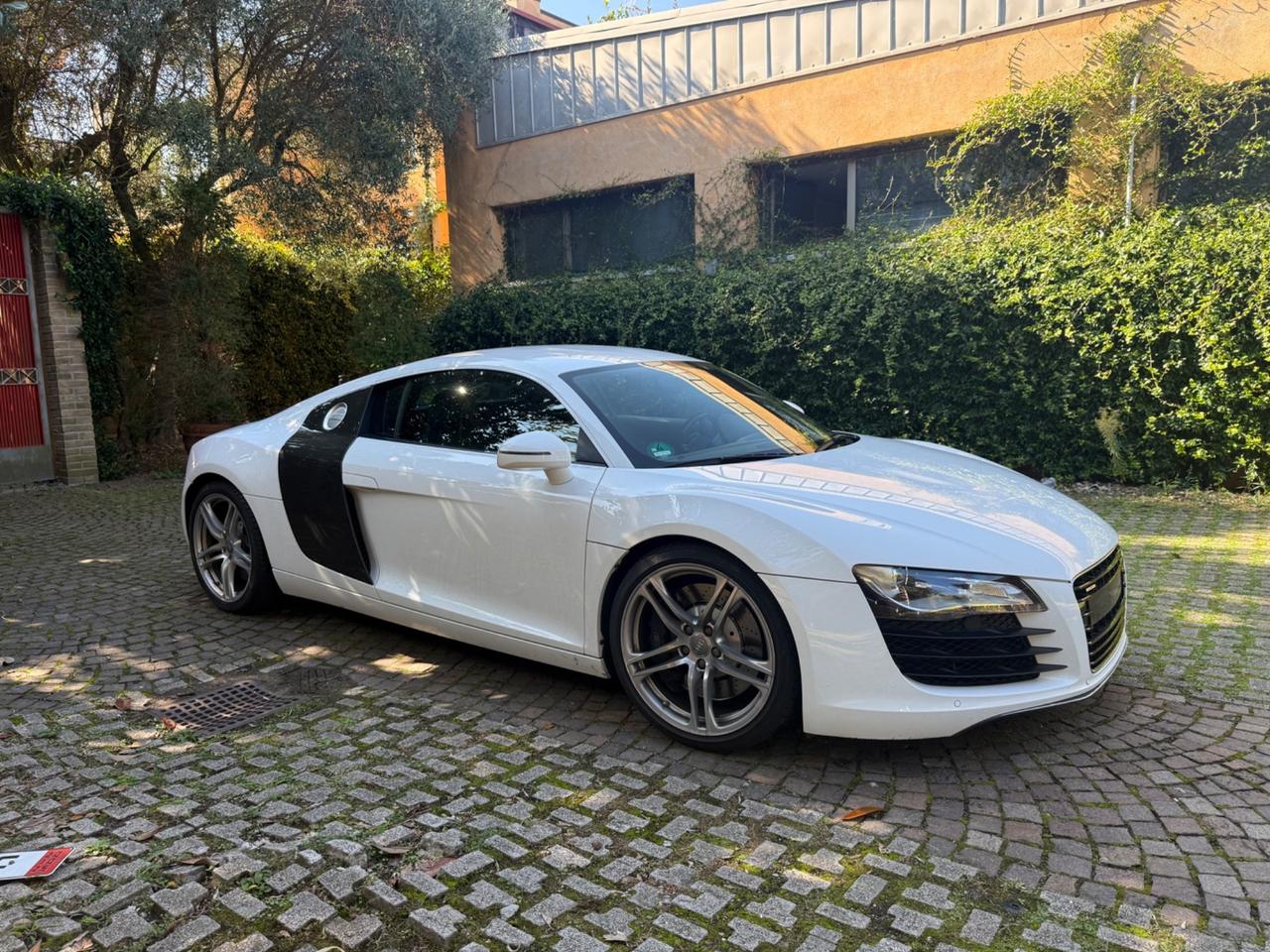 Audi R8 4.2 V8 FSI quattro