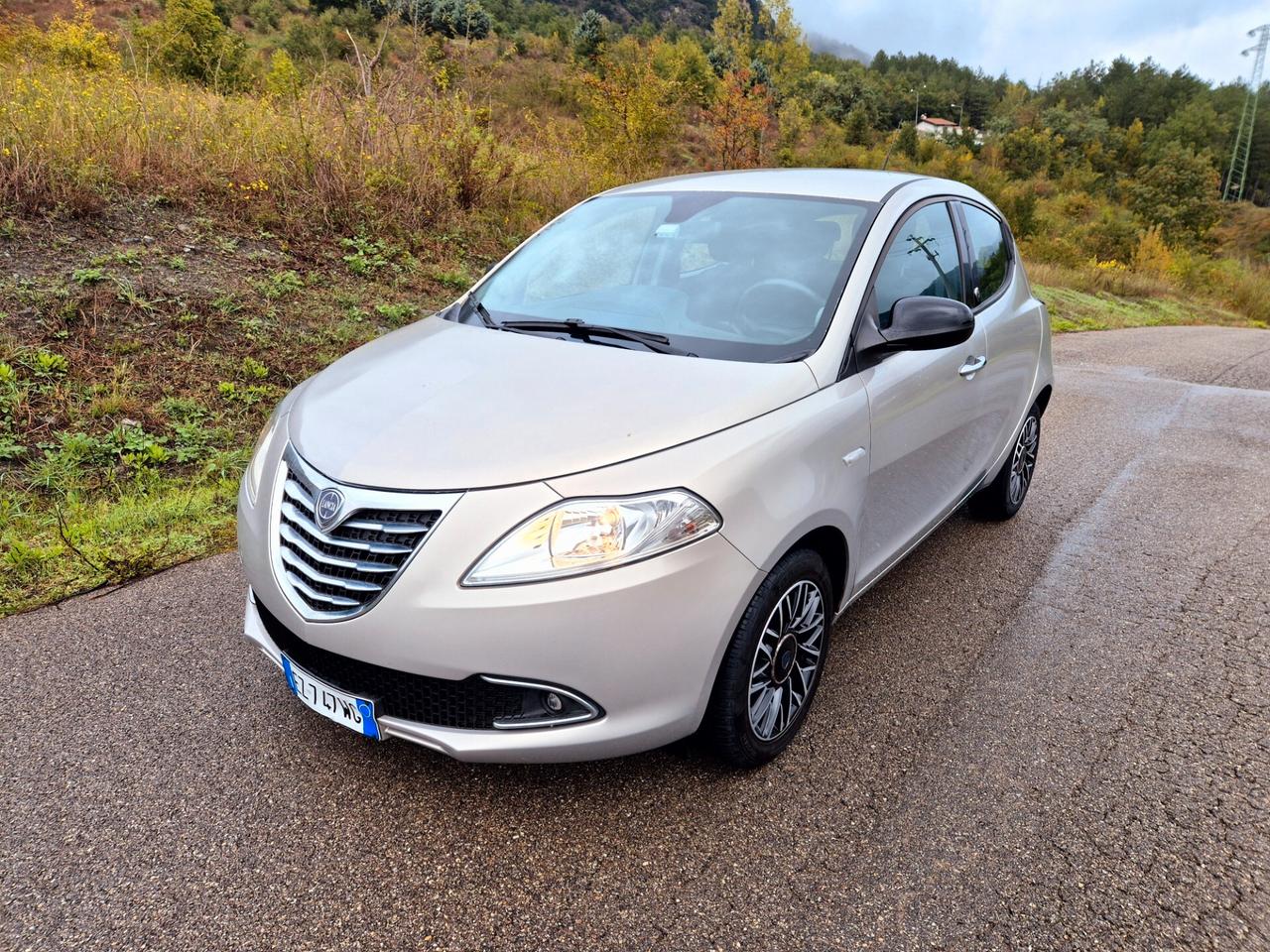 Lancia Ypsilon 1.3 MJT 16V 95 CV 5 porte S&S 30th Anniversary