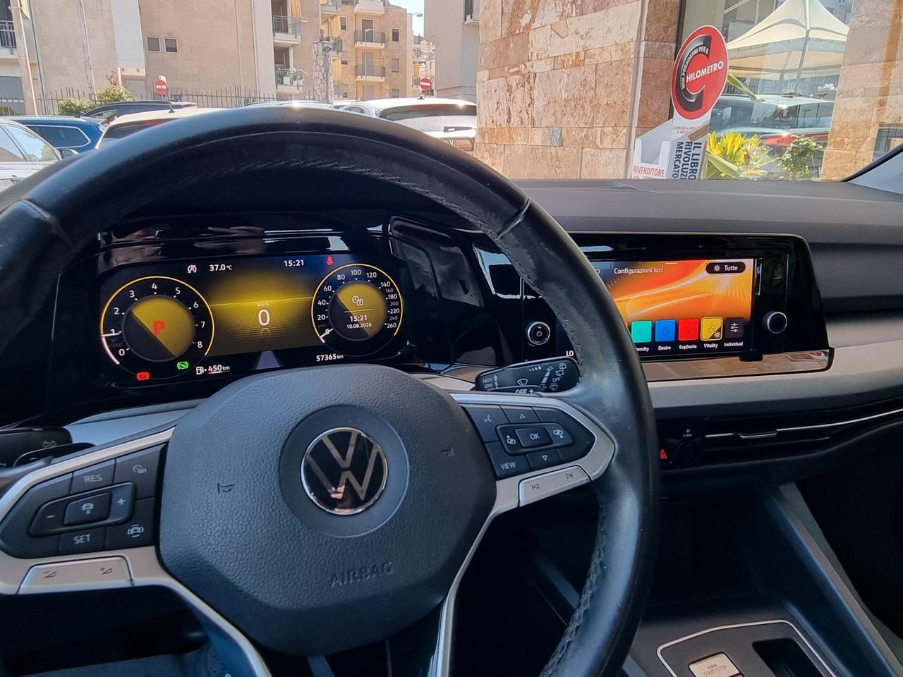 Volkswagen Golf VIII 1.0 etsi evo Life 110cv dsg