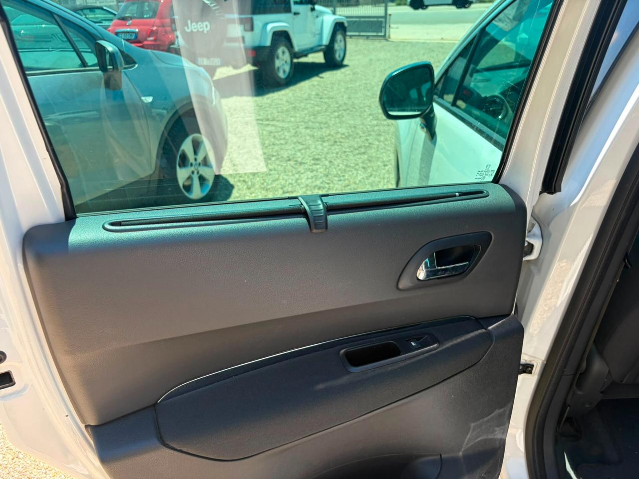Peugeot 3008 1.6 HDi 115CV Allure ( GRANDINATA )
