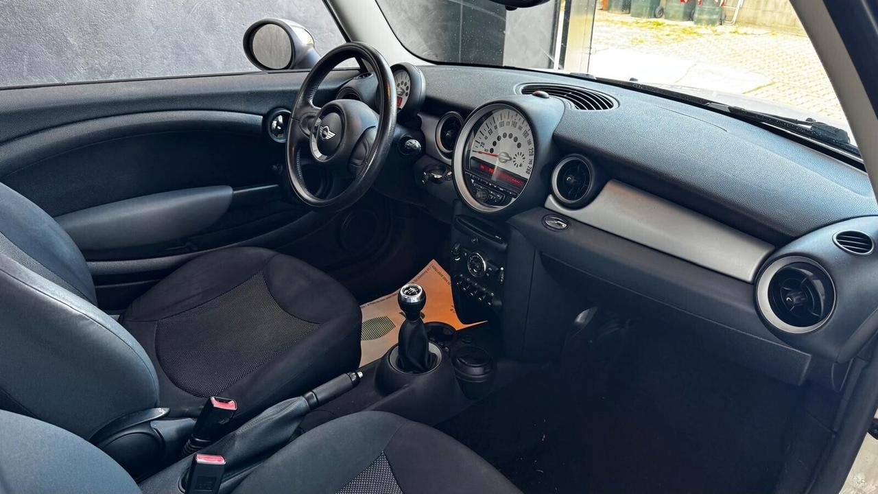 Mini 1.6 16V One (72kW)