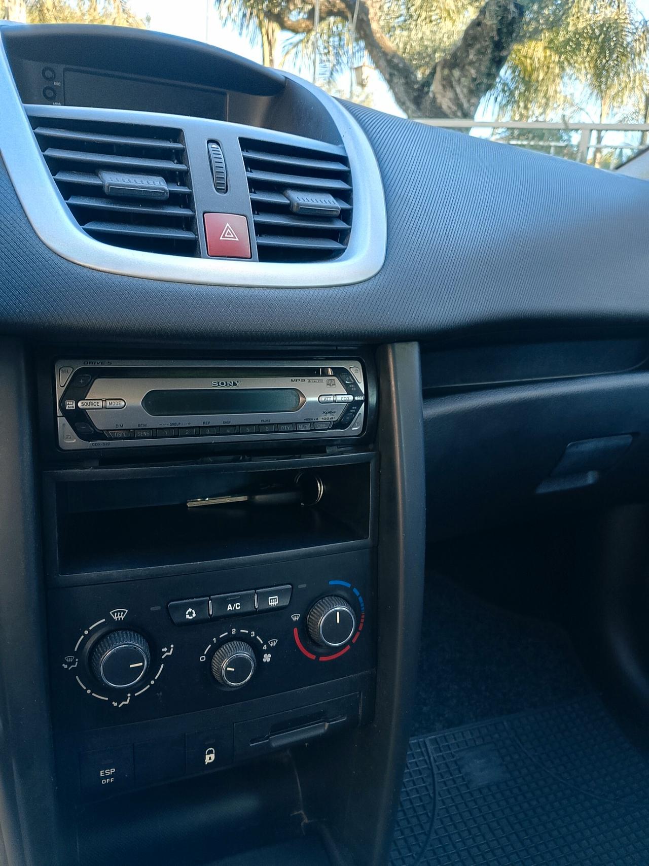 Peugeot 207 1.4 HDi 70CV 5p. X Line Business