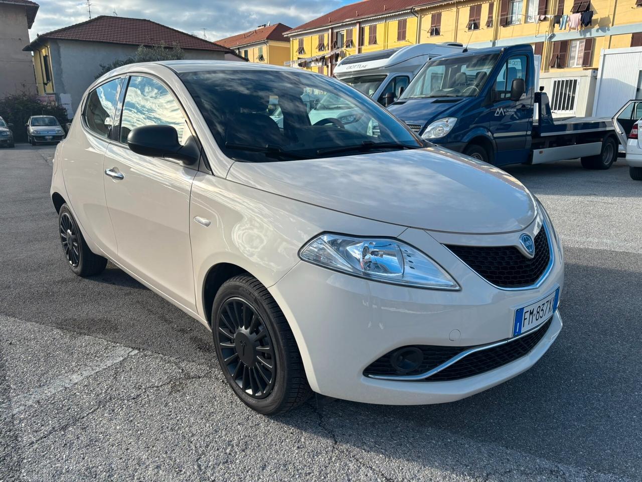 Lancia Ypsilon 1.2 69 CV 5 porte