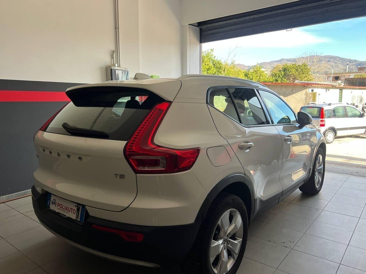 Volvo XC40 T2 Momentum Core