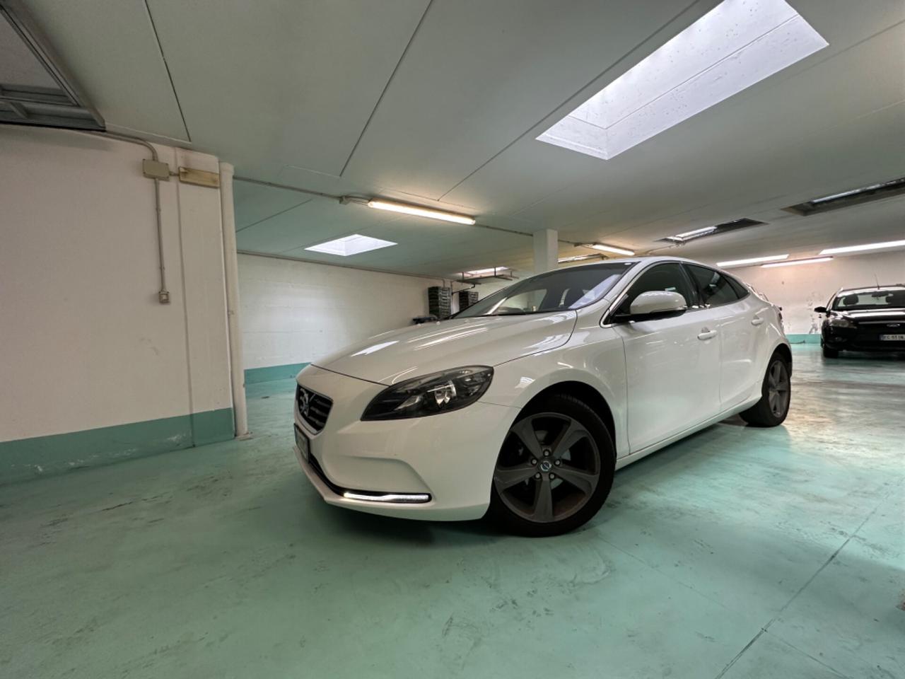 Volvo V40 D2 1.6 diesel (anche per neopatentati)