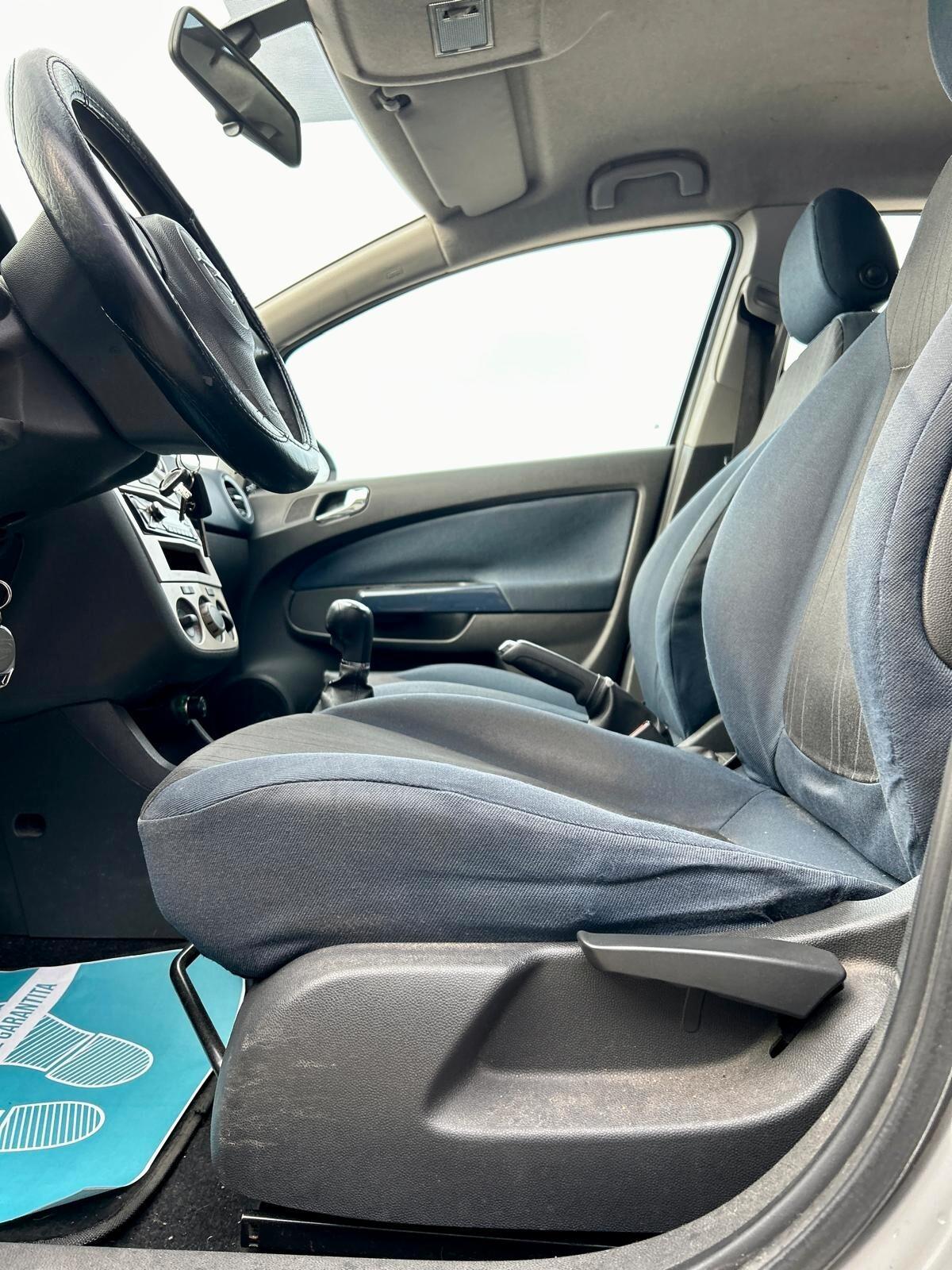 Opel Corsa 1.2 5P COSMO