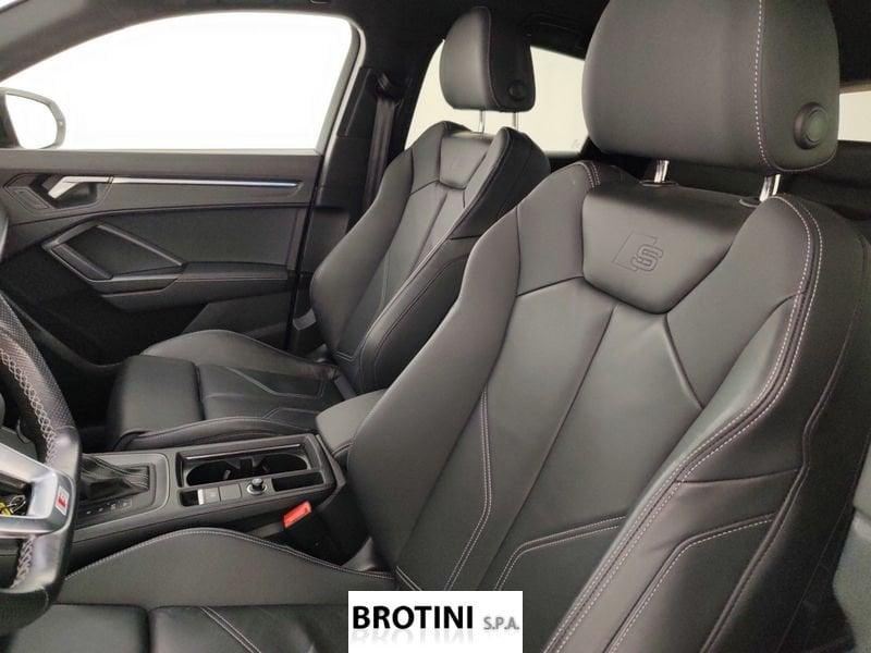 Audi Q3 Sportback 35 TFSI S tronic Identity Black