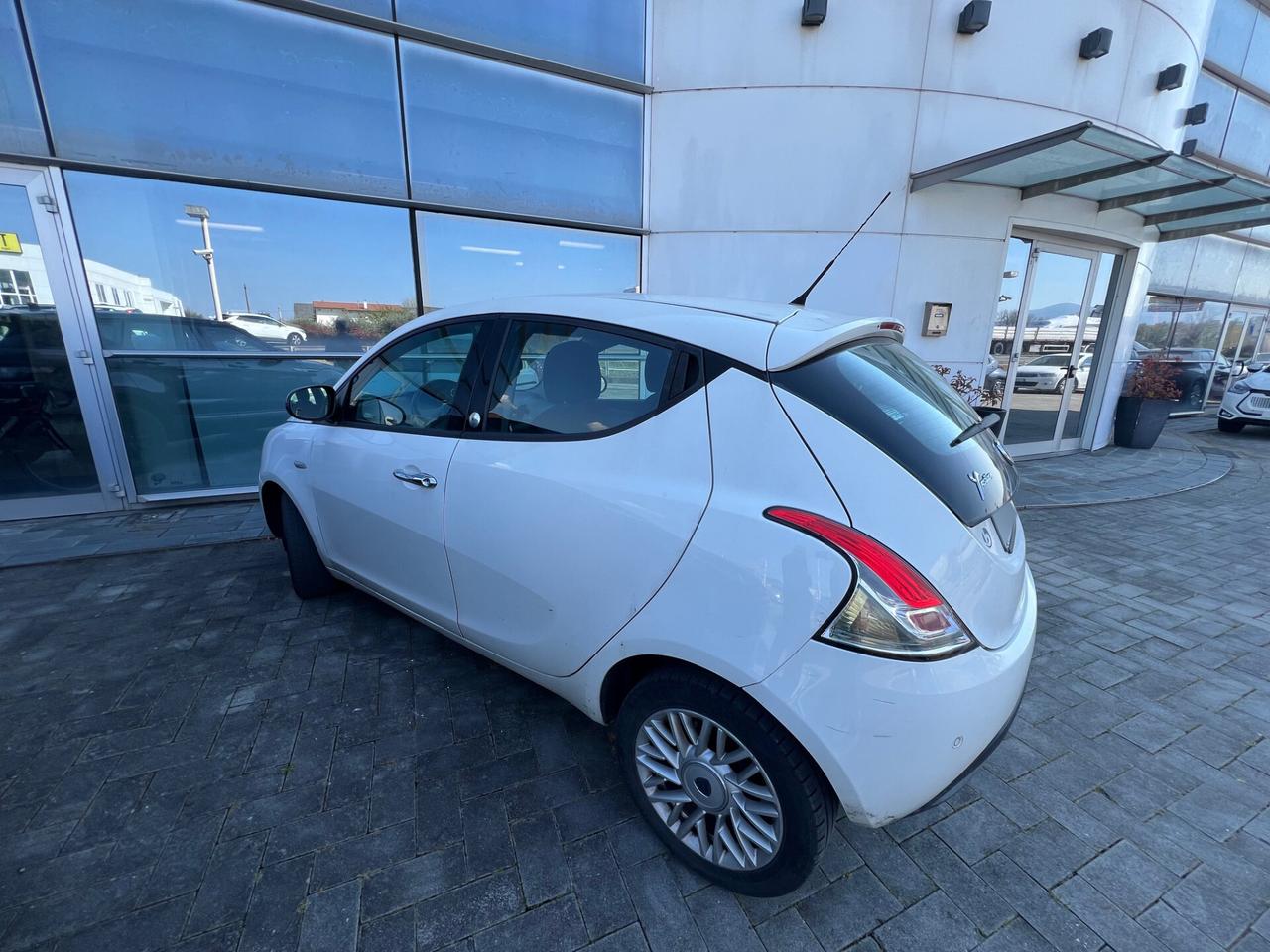 Lancia Ypsilon 1.2 69 CV 5 porte GPL Ecochic Silver
