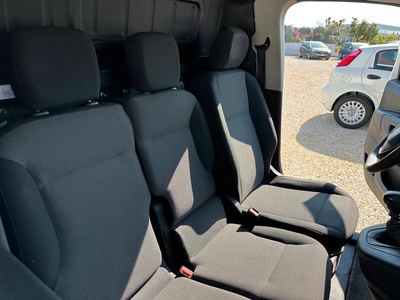 Peugeot Partner 3 posti 1.5 130CV Premium