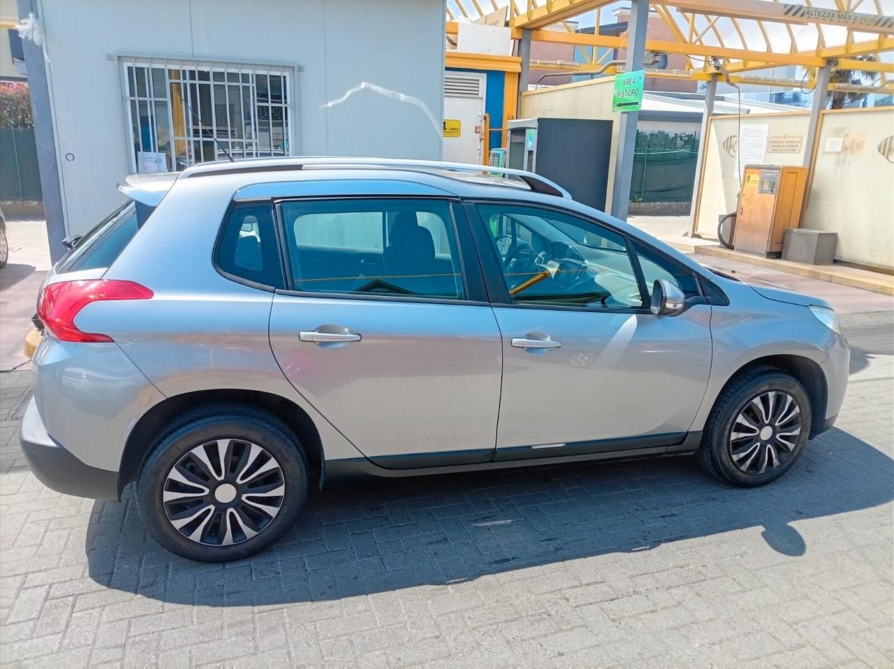 Peugeot 2008 1.2 VTi 82CV Allure