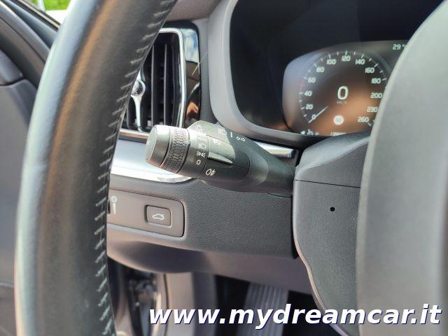 VOLVO XC60 B4 (d) AWD Geartronic Momentum Pro