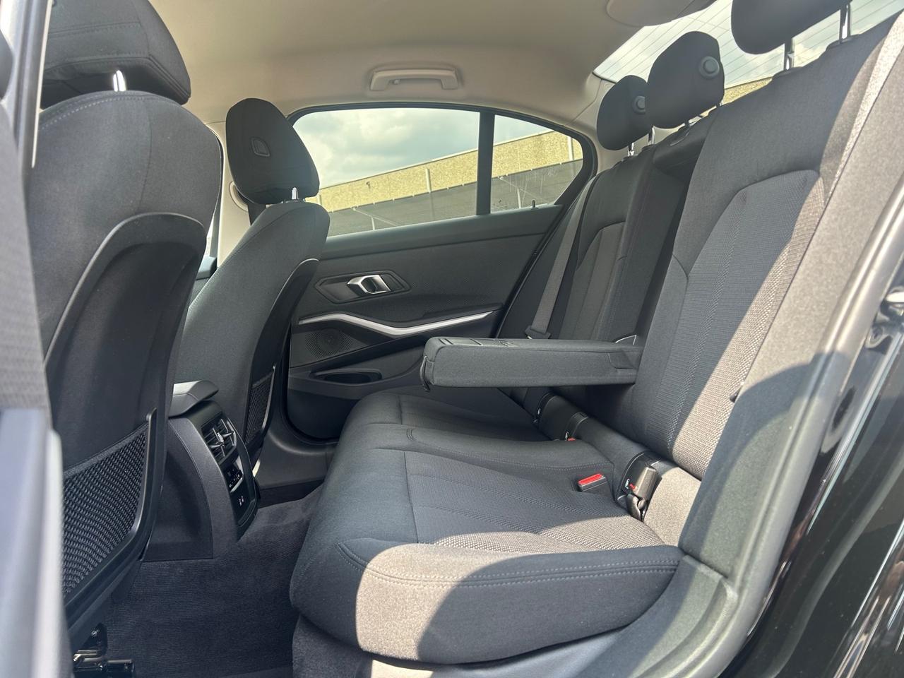 Bmw 318d 48Volt Advantage ibrida diesel