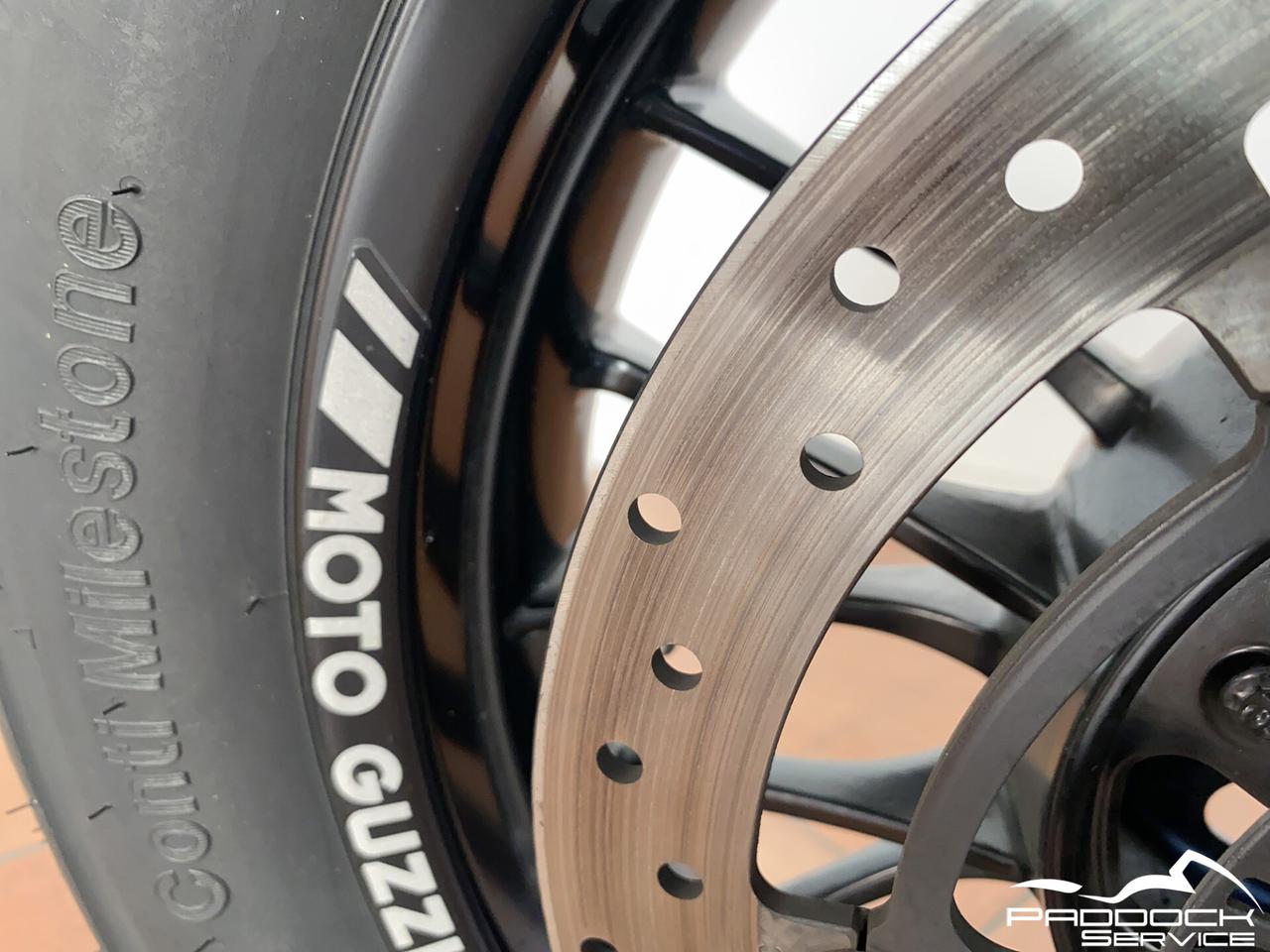 Moto Guzzi V9 Bobber 2016 nero opaco