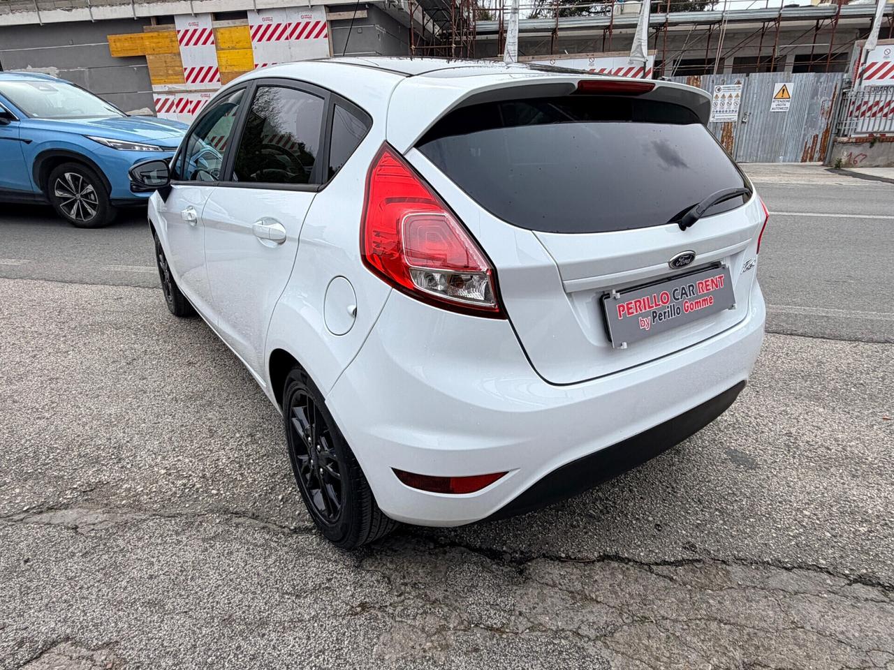 Ford Fiesta 1.5 TDCi 75CV 5 porte Black & White Edition